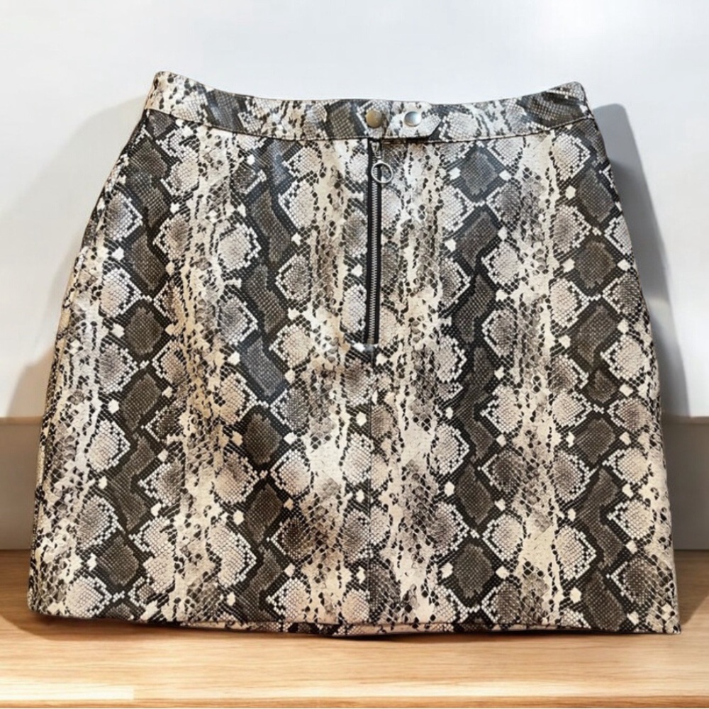⭐️Blashe size Large fake snake skin print skirt/Worn once. Buttons/zipper